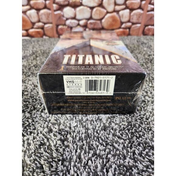 Sealed VHS Double Titantic - Picture 7 of 7
